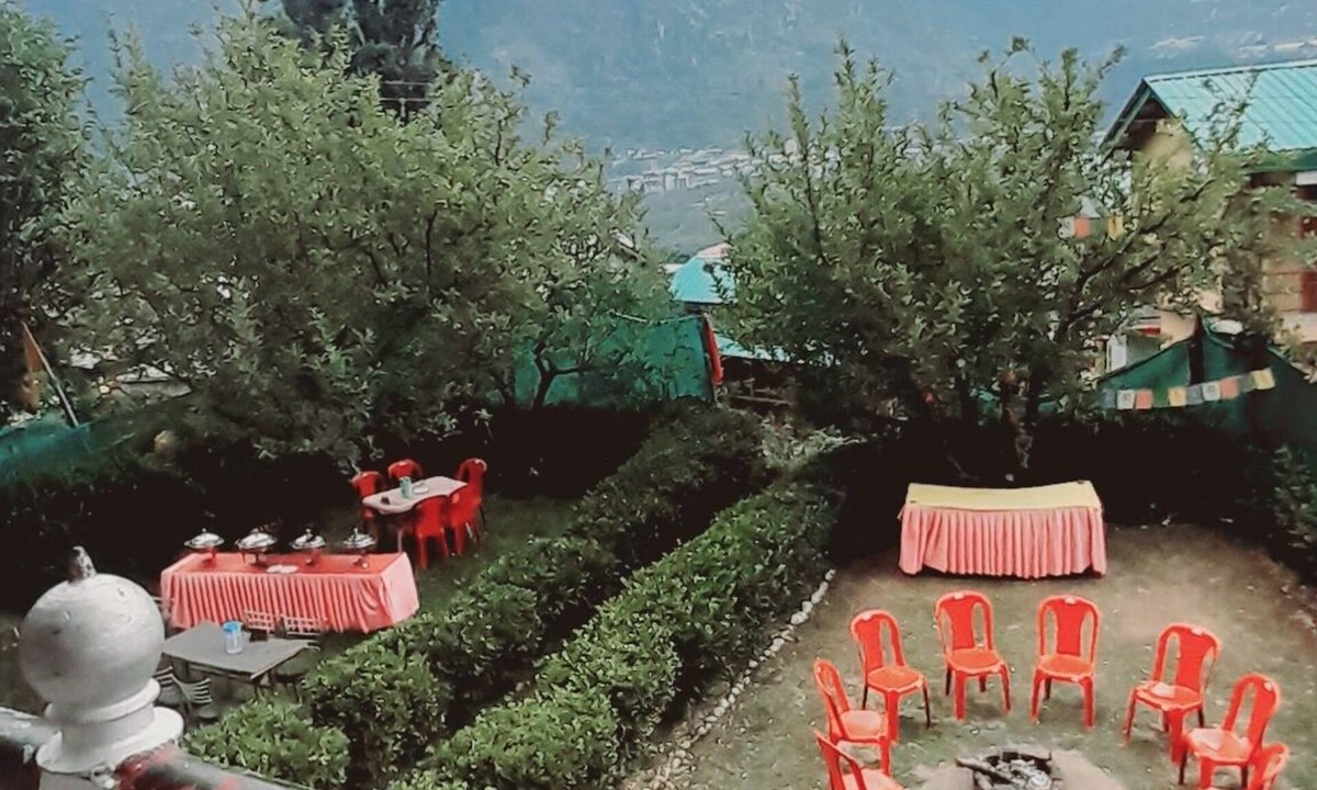 Simsa Village Hotel | Manali Hotels With Beautiful View & Snow Peak Mountain View