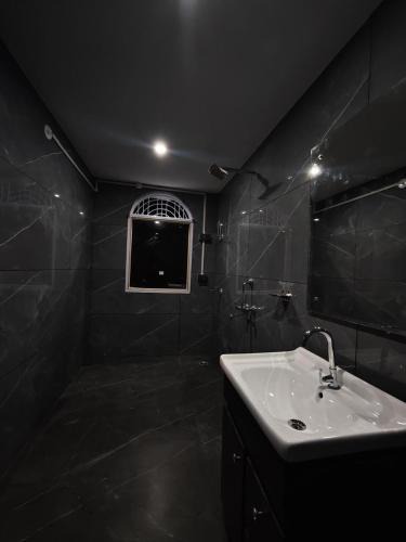 Bhatrojkhan Hotel | Mandeva Stays