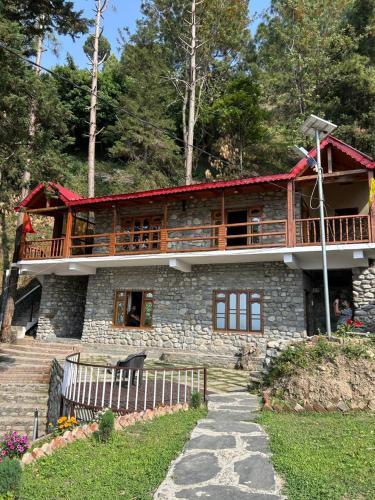 Jakh Hotel | Mandeva Wooden Castle