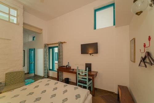 Paltan Bazaar House | Mango Tree Courtyard Dehradun