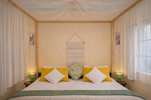Sanjauli Apartment | Maya's Abode By Amulya - A Sun Facing Valley View Boutique Stay
