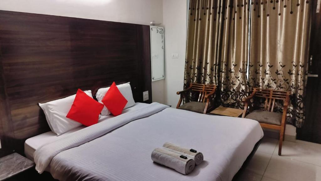 Bhagsu Nag Apartment | Mcleodganj Mountain View Royal india-cheapest hotel in McLeod Ganj- Near Dalai Lama temple 100m-best hotel on Temple Road!
