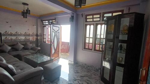 Kurseong Apartment | Mist N Mountain