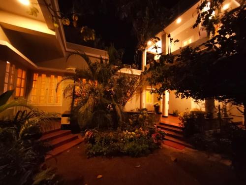 Bolpur House | MohorBari Homestay -The 4BR Heritage Peace Retreat