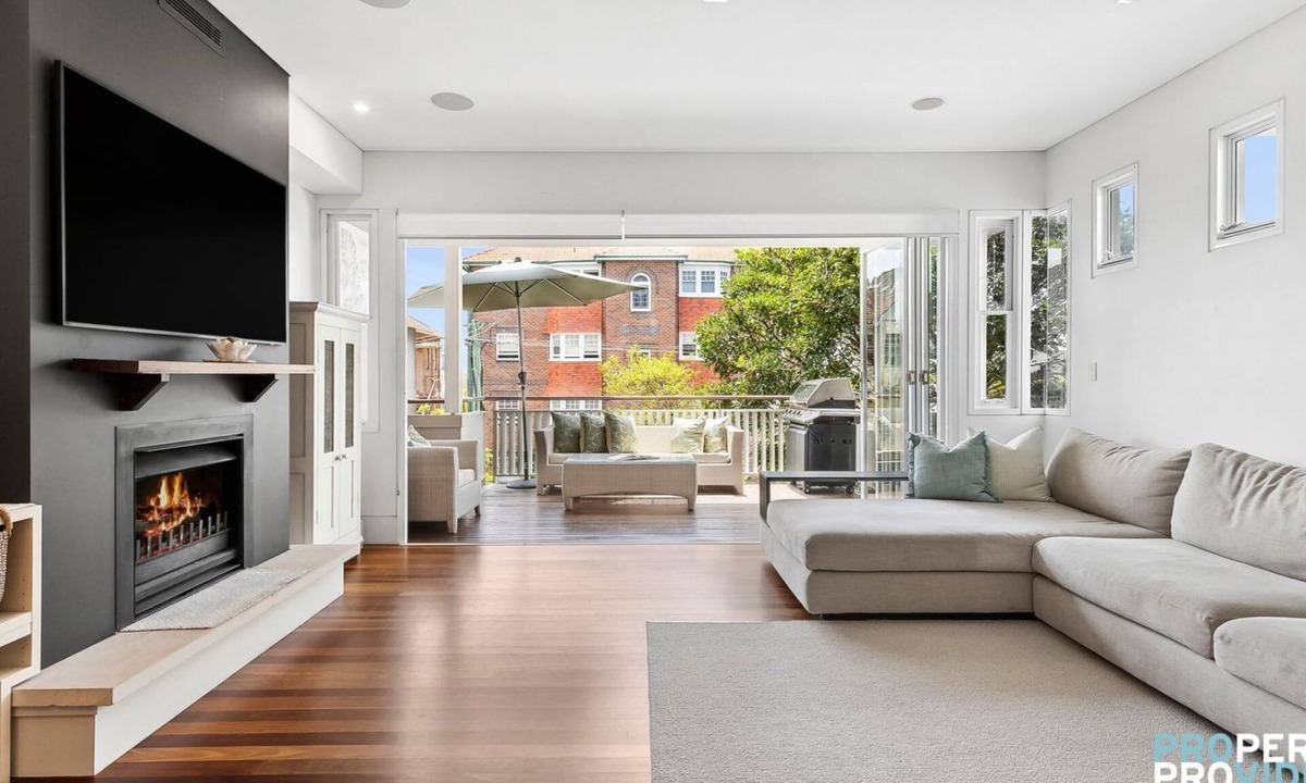 Manly House | Moments to Manly Beach – 4 Bedroom Retreat