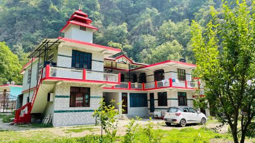 Banjar House | Mountain River Homestay