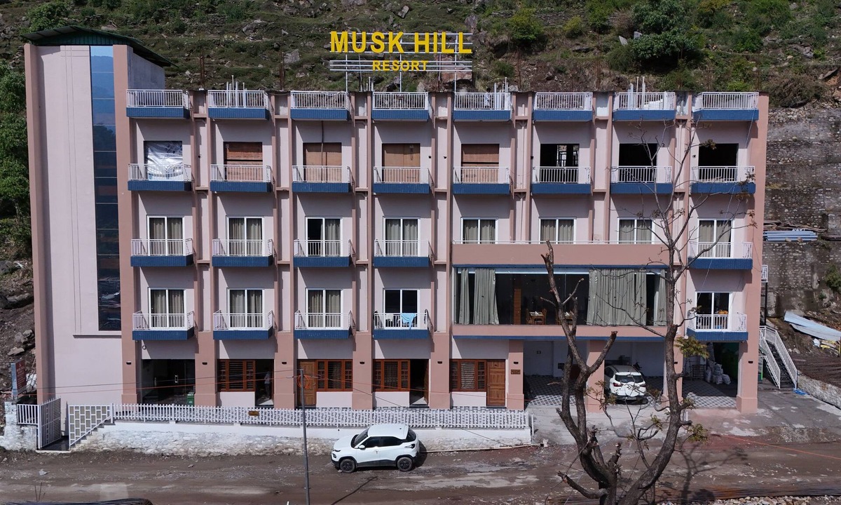 Sitapur Hotel | Musk Hill Resort