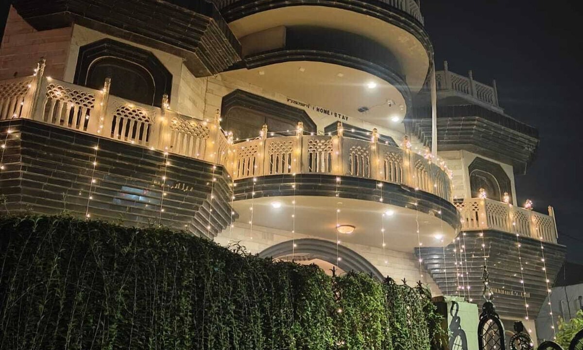 Mathura Hotel | Naari Home Stay