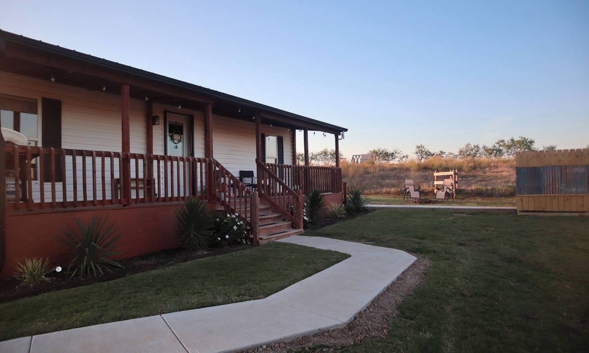 Kaufman County House | Nail 32 Ranch tiny home