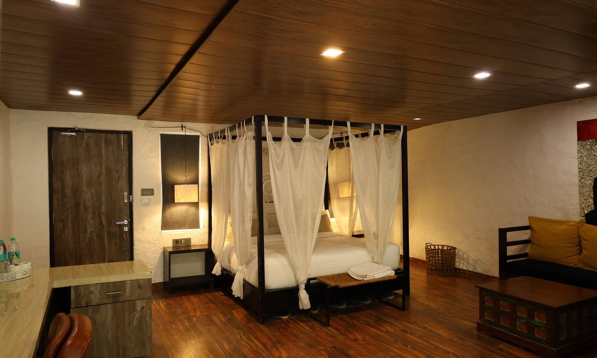 Jakh Hotel | Nanau Luxury Resort and Spa