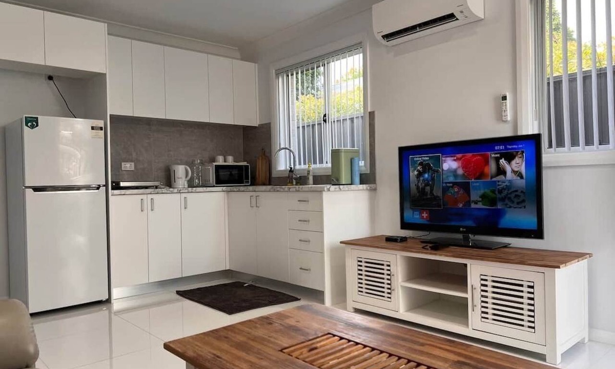 North Parramatta House | New 1BR1B Guests Room+Free parking|Hospital nearby