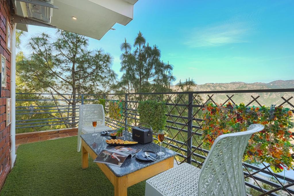 Kumarhatti Apartment | Nirvana By Nest Kasauli 2 BHK Luxury Apartment Rooftop Cafe Free Parking