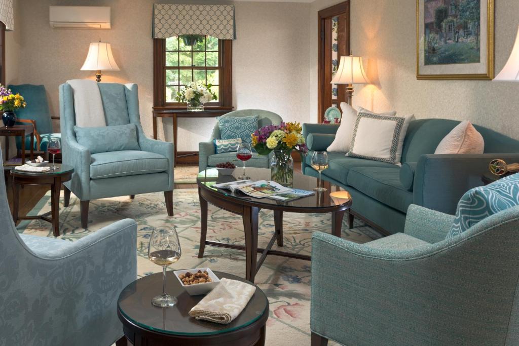 Chatham Bed & Breakfast | Old Harbor Inn