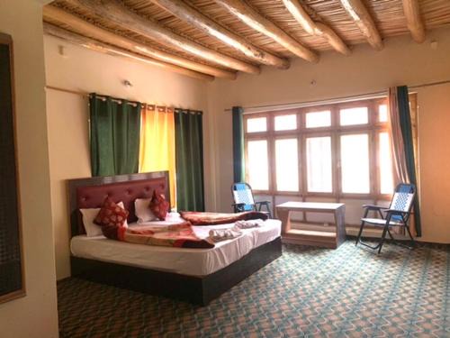 Hunder House | OMBAY GUESTHOUSE
