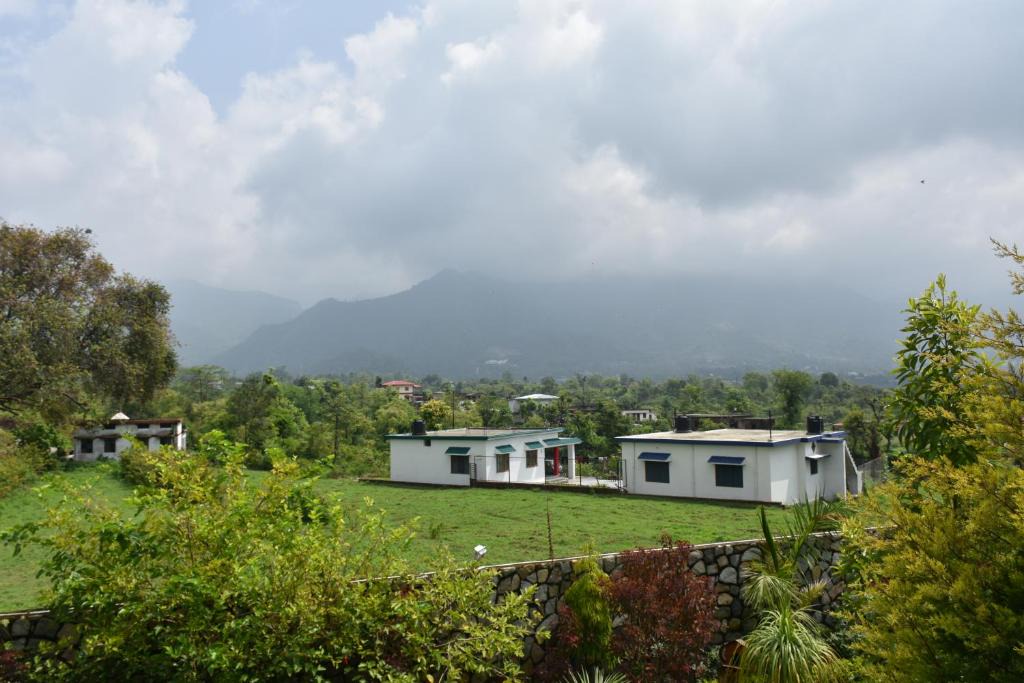 Bigha House | Oxygen Home Stay - Six Bedroom Set