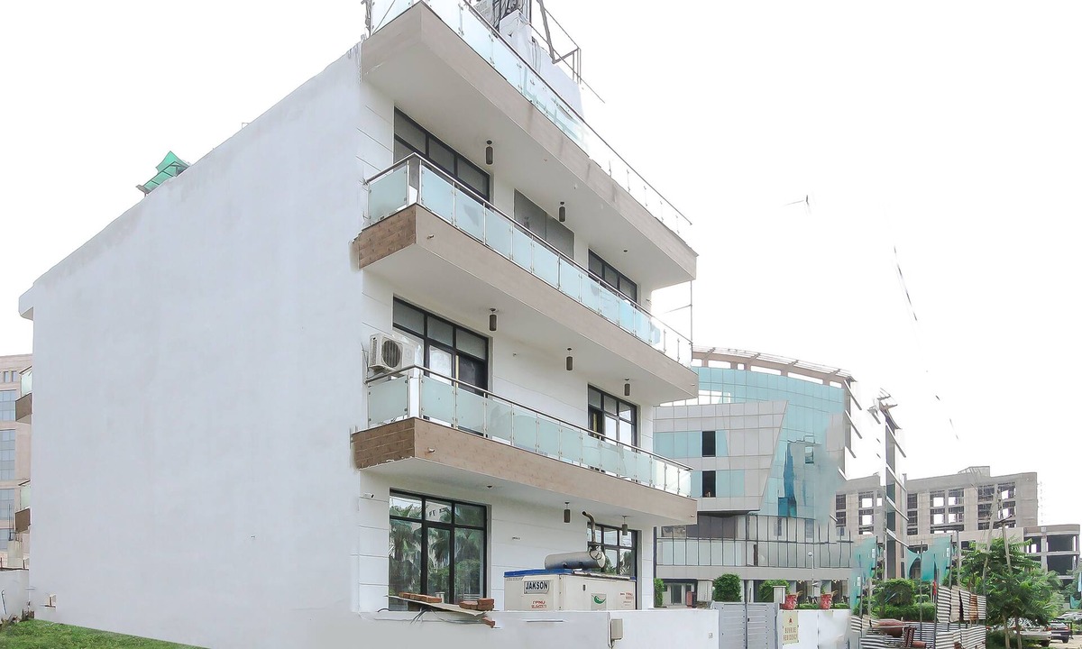 Sector 40 Hotel | OYO 18851 Smart Signature