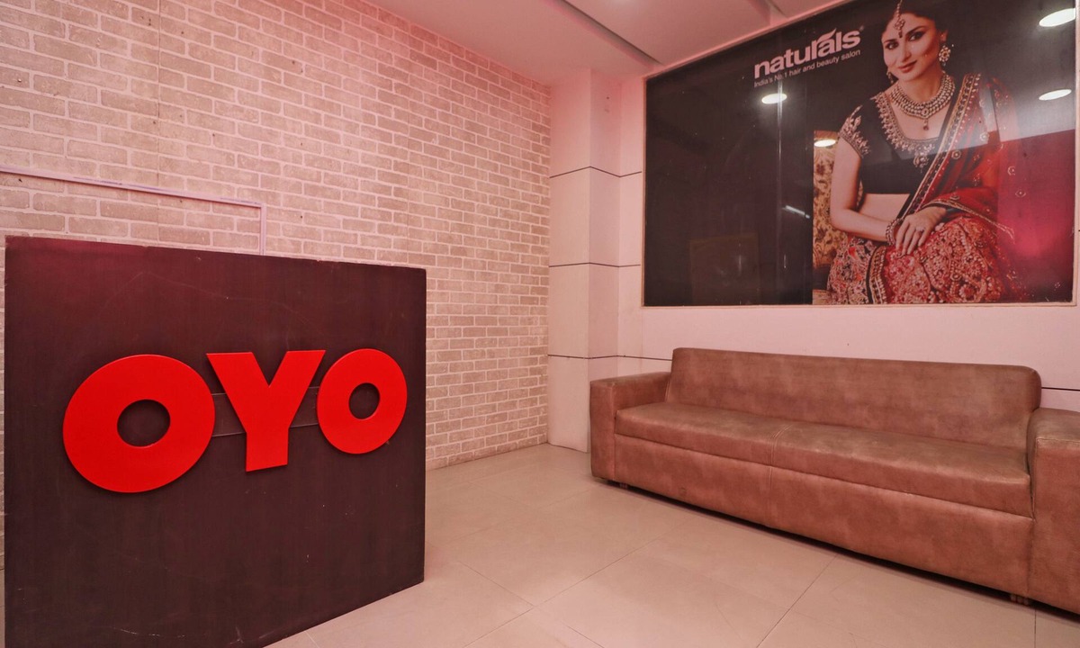 Sector 62 Hotel | OYO 26782 Mehak Palace
