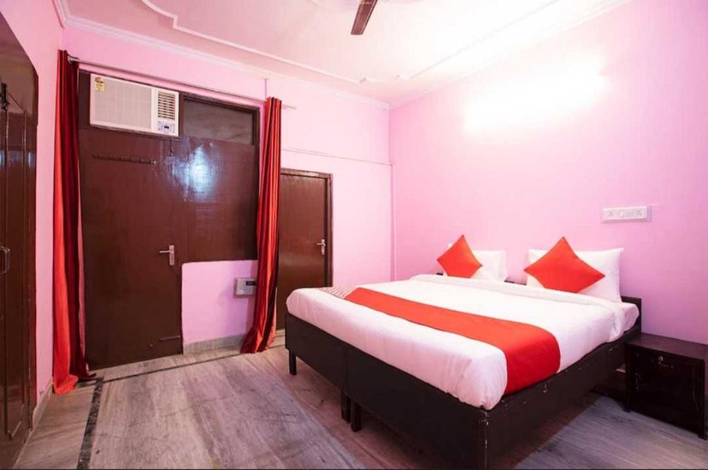 Meerut Hotel | OYO Hotel Saffron King