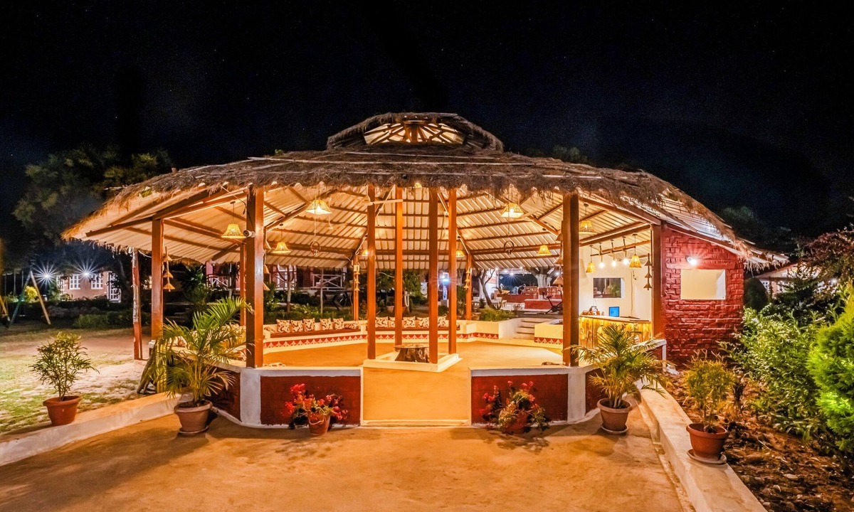 Piparia Hotel | Pachmarhi Foothill Cottages by Vanyum