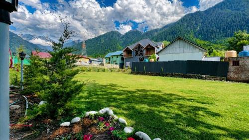 Gund Hotel | Pahadon Ka Ghar