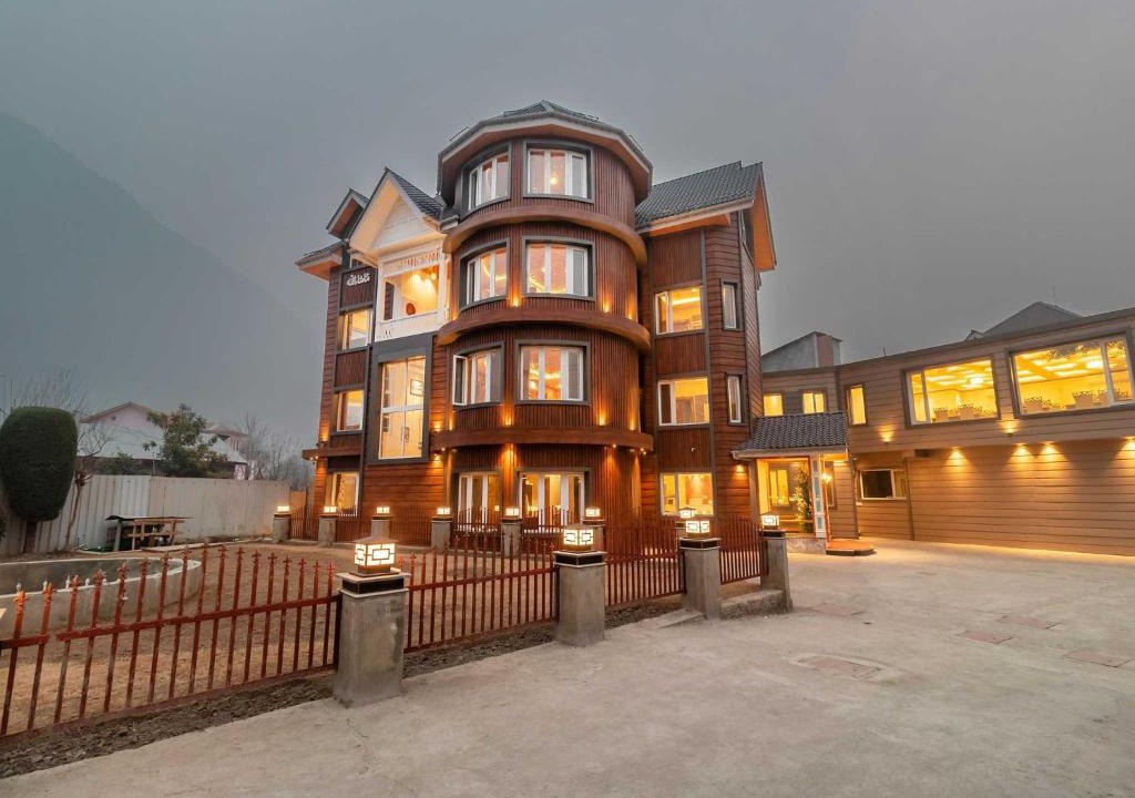 Brein Hotel | Palette Hotel Cecil by CheckIn, Srinagar