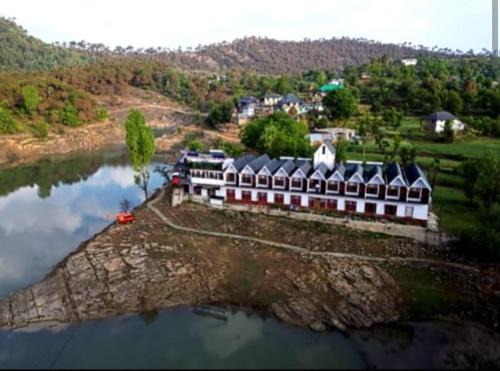 Rewalsar Hotel | Pandav Meditation and Tourist Palace