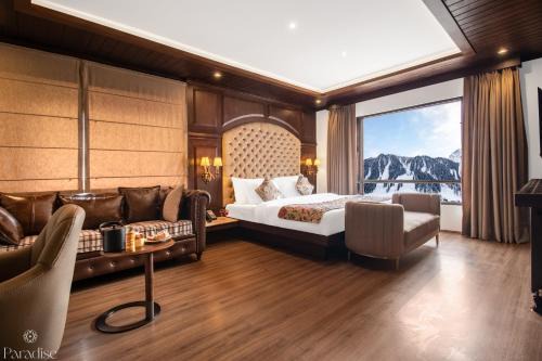 Laripora Hotel | Paradise Hotels
