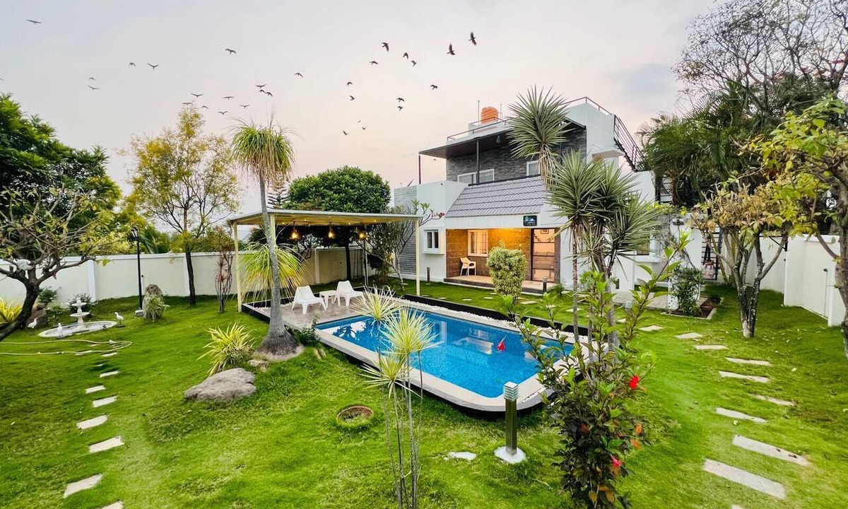 Hosur Villa | Paradise Pool Villa by Stayjadepool30min E-city