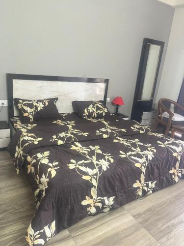 Greater Noida Apartment | Paramount Golf Forest