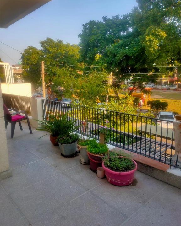 Phase 5 House | Peaceful Furnished Room with kitchen Wifi Ac in sec 71 mohali