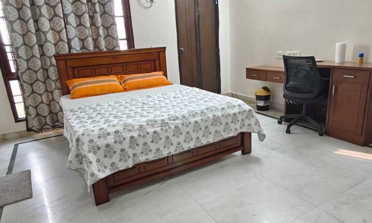 Banjara Hills Apartment | pollution free homestay with no traffic bustle near all amenities near Apolo