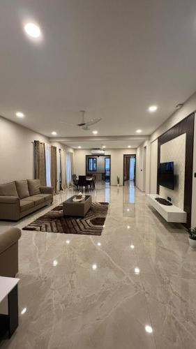 Shivaji Nagar Apartment | Premium 3BHK Flat in CBD Close to MG ROAD Ideal for 6 Guests