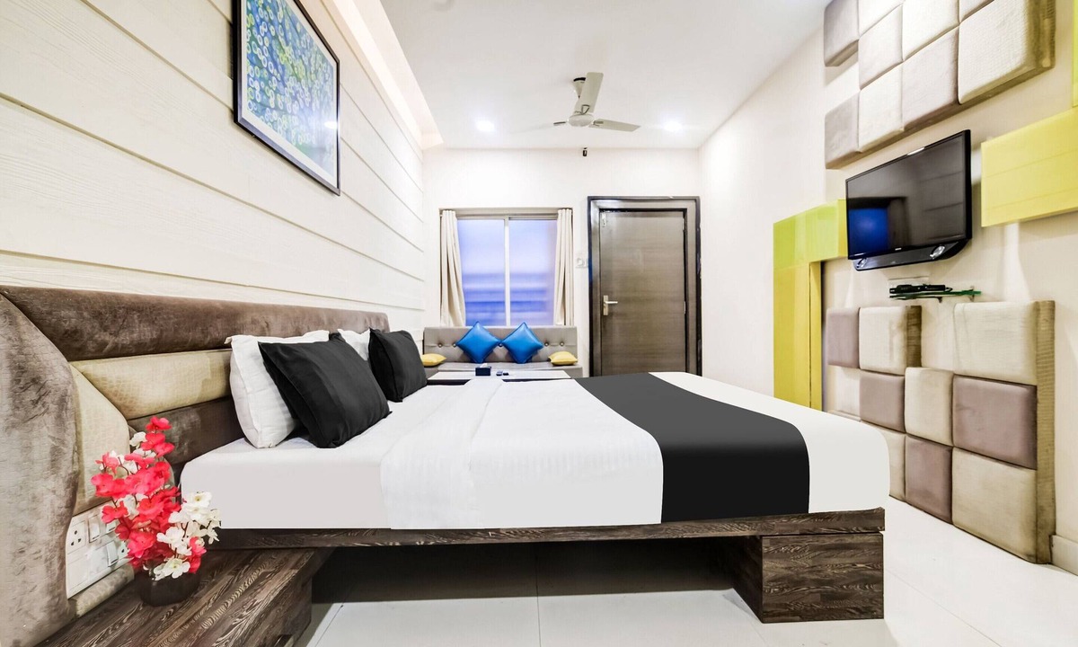 Dewas House | Premium Hotel Utsav