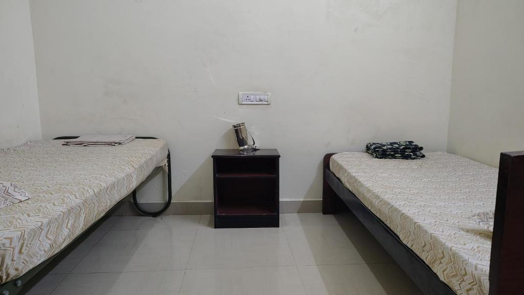 Srirangam Hotel | Radhe Krishna Guest House