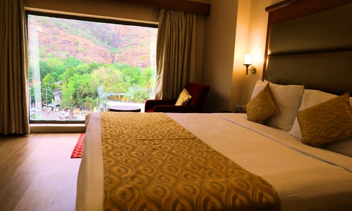 Tirupati Hotel | Raj Park Tirupati