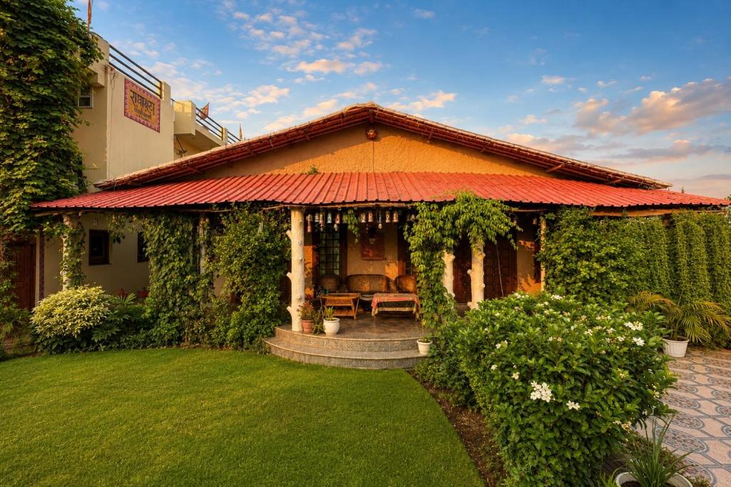Haldwani House | Ramashray - Mud House Living
