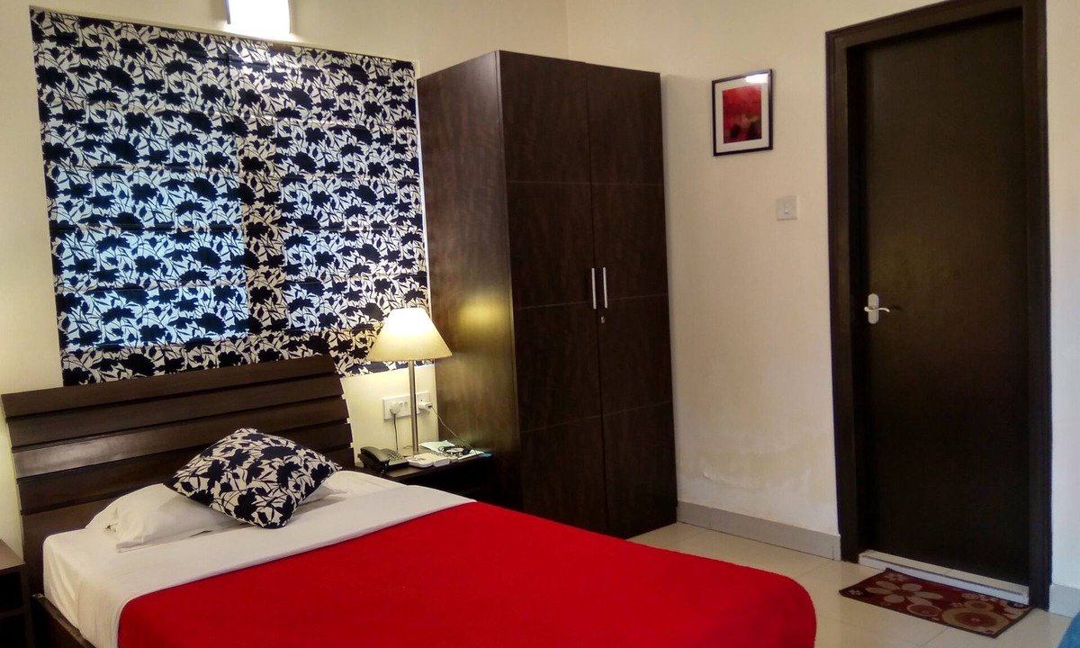 Bhowanipore Bed & Breakfast | Red Arrow Residency