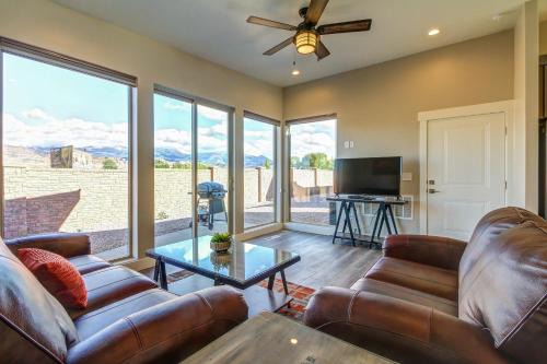 Moab South Valley House | Rim View 2