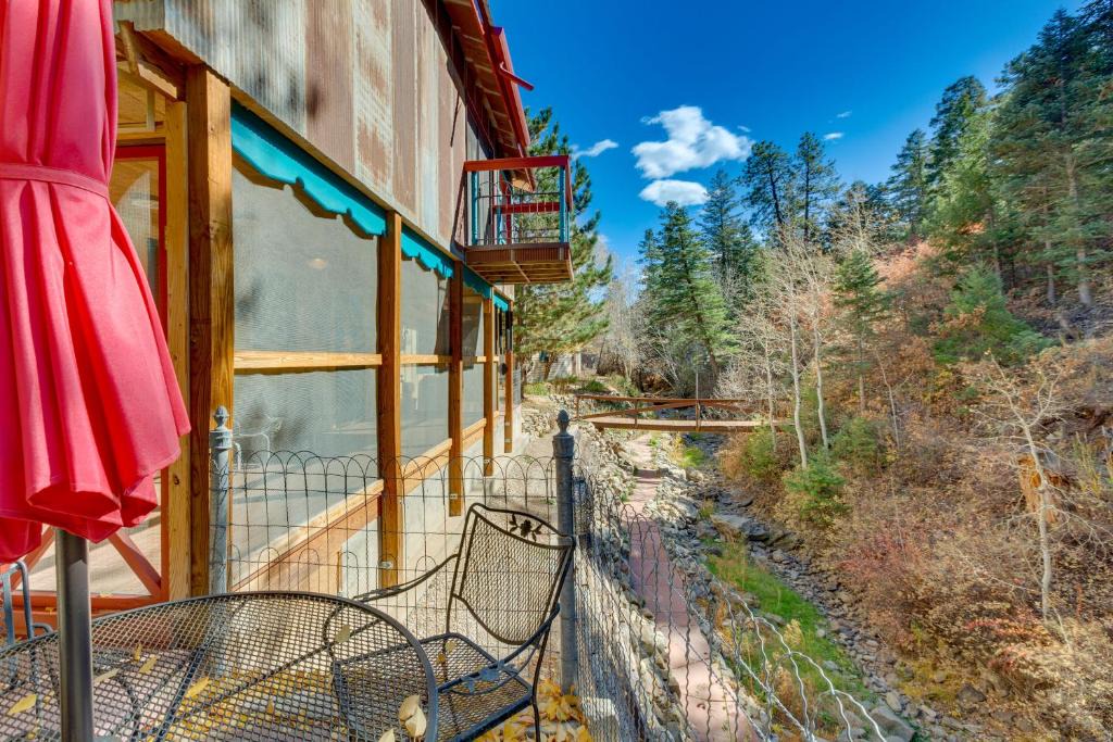 Taos House | Riverside Retreat w/Screened Porch: 6 Mi to Taos!
