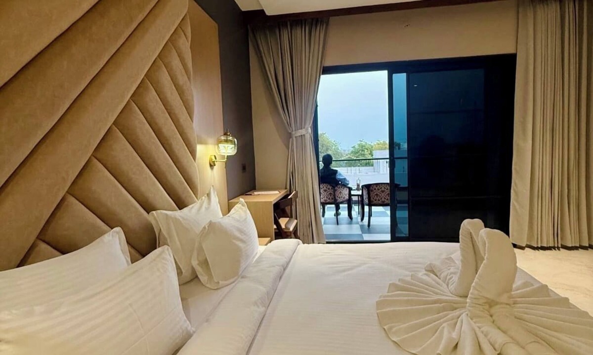 Maheshwar Hotel | Riviera Hotel & Resort