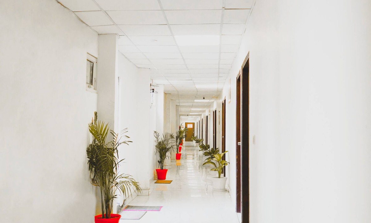 Sector 70 Hotel | Roomshala 143 Shubham Residency Sec 70