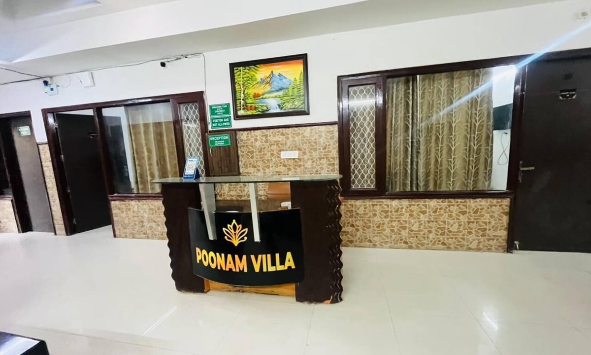 Sector D Hotel | Roomshala Poonam Villa - Fortis Hospital