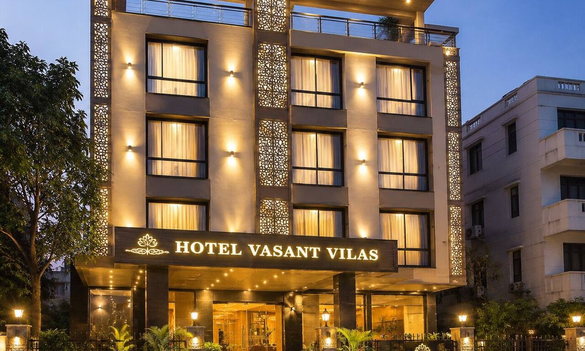 Sector D Hotel | Roomshala Vasant Villas- ILBS Hospital
