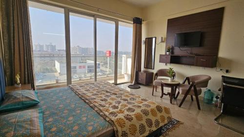 Chandigarh Apartment | Royal Bliss 1 Independent apartment with Balcony