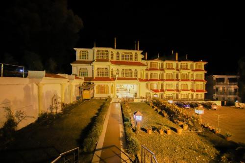 Bhagsu Nag Hotel | Royal Palace Resort Bhagsunag - Family & Couple Friendly Hotel in McLeod Ganj #RoyalPalaceResortBhagsunag #RoyalPalaceResort #BhagsunagHotel #HotelInMcLeodGanj #FamilyFriendlyHotel #CoupleFriendlyHotel #HotelNearBhagsuWaterfall #DharamshalaHotels #Himacha