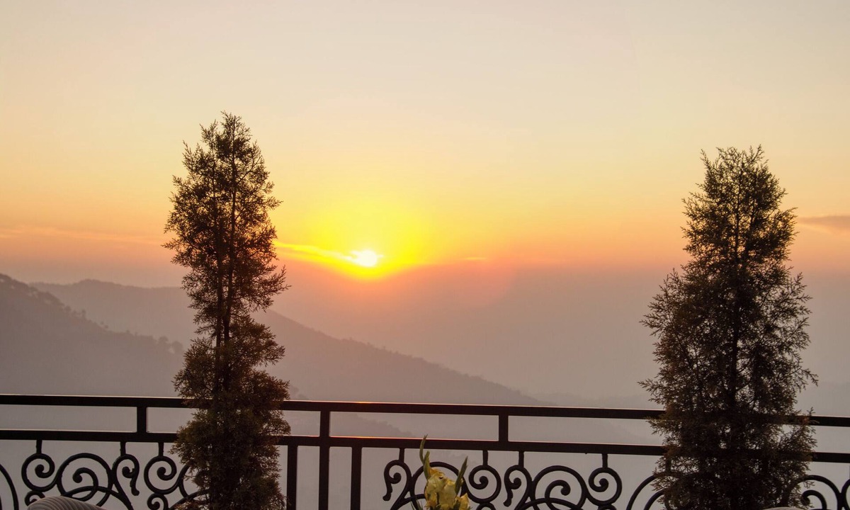 Kasauli Resort | Royalpine Rosastays Kasauli