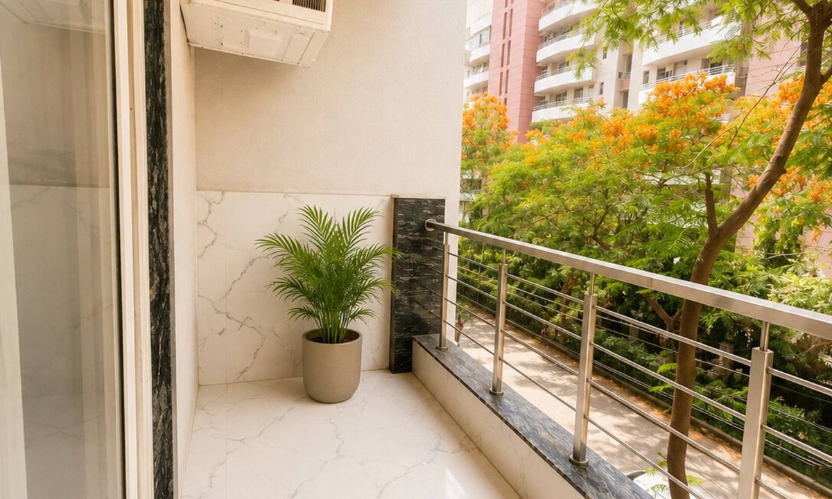 Sector 39 Apartment | Ryoko Home Medanta - Studios with Kitchen