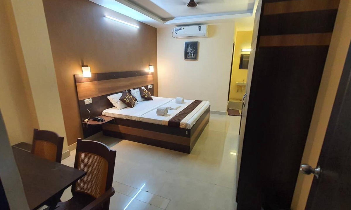 Mylapore Tiruvallikk Hotel | S4 Residency