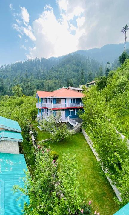 Manali House | Sahīra - The Orchard House