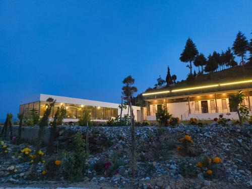 Sirala Resort | Samlaun